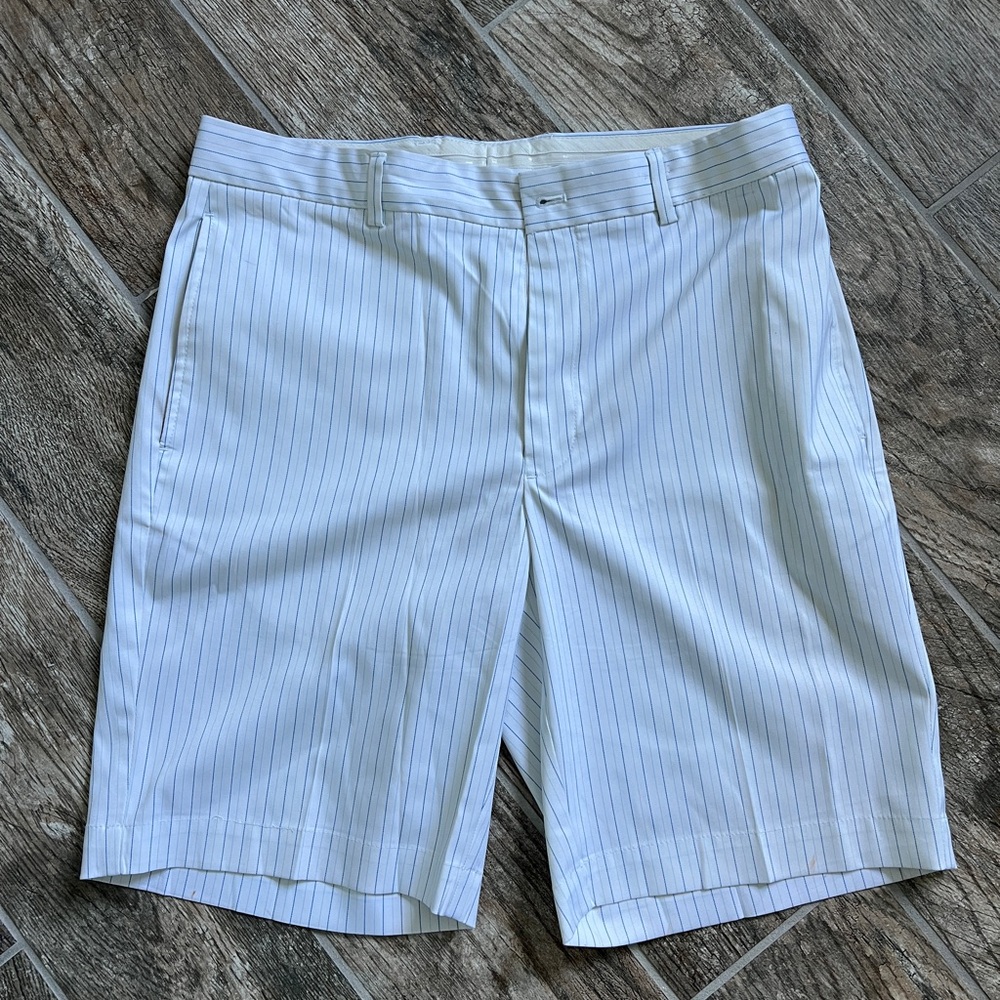 Greg Norman Blue and White Pinstriped Shorts, Men’s Size 34